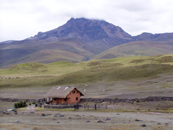 Sendero Ruta del Condor Sincholagua